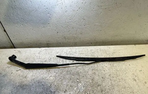 Dodge Challenger Front wiper blade arm 