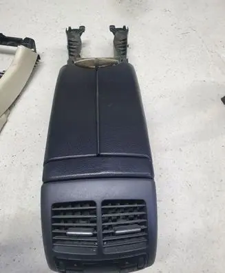Mercedes-Benz E W211 Center console A2118600602
