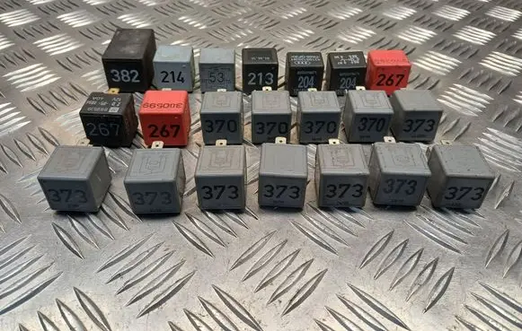 Audi A4 S4 B5 8D Other relay 4D0907131 443951253K 141951253B