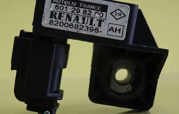 Renault Scenic II - Grand scenic II Airbag deployment crash/impact sensor 8200682396