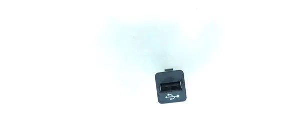 BMW X1 E84 USB socket connector 9237656