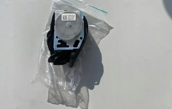 Tesla Model S Rear seatbelt 101878905C 1018789