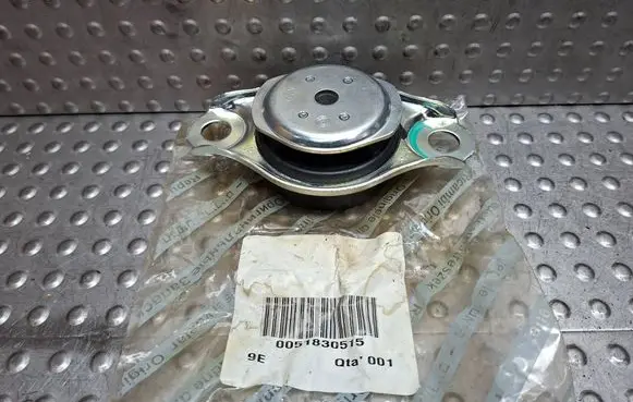 Fiat 500 Engine mount vacuum valve S26336439 51830515