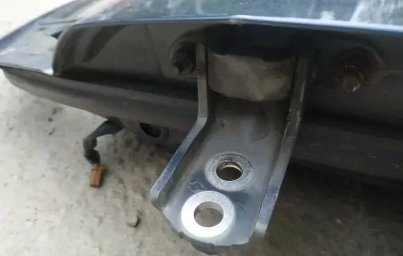 Nissan Note (E11) Front door upper hinge