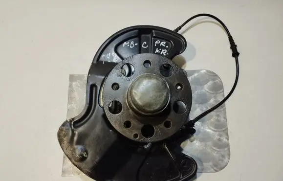 Mercedes-Benz C W203 Front wheel hub spindle knuckle