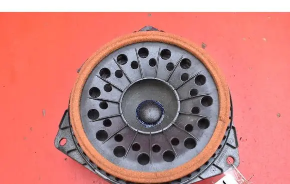 Toyota Prius+ (ZVW40) Subwoofer speaker 861600WV60