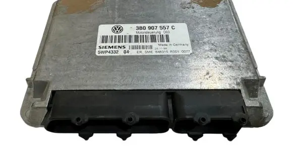 Volkswagen PASSAT B5 Engine control unit/module 3B0907557C 5WP433204