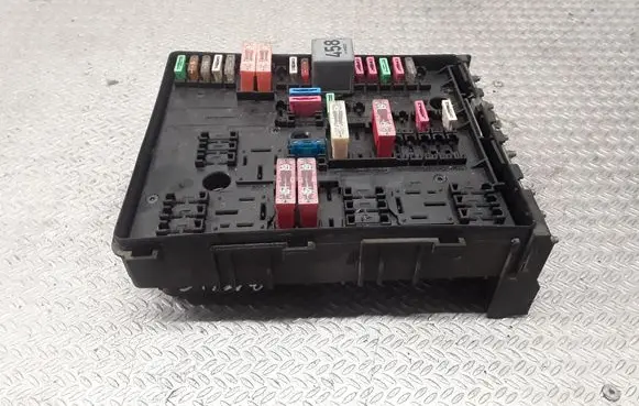 Seat Toledo III (5P) Fuse module 1K0937124K