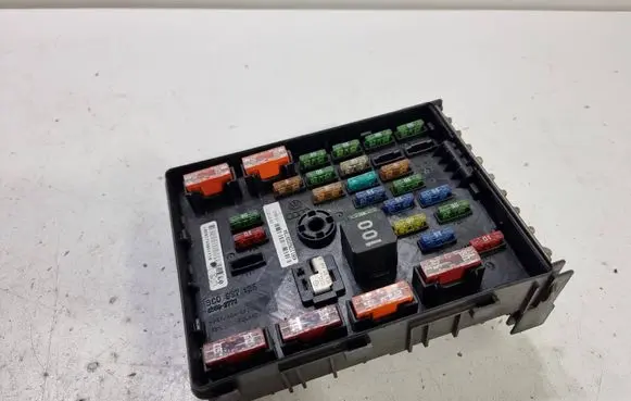 Volkswagen PASSAT B6 Fuse module 3C0937125 63592777
