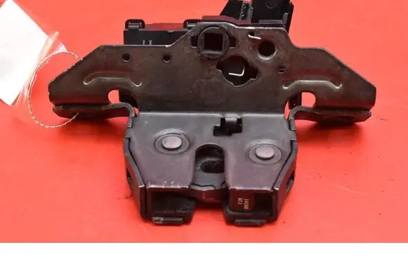 Opel Astra J Tailgate/trunk/boot lock/catch/latch 13587646