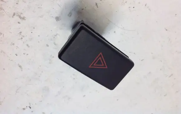 Toyota Avensis T250 Hazard light switch 157963 TR9503