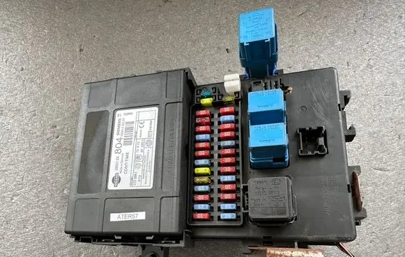 Nissan Terrano Fuse module 243509F500