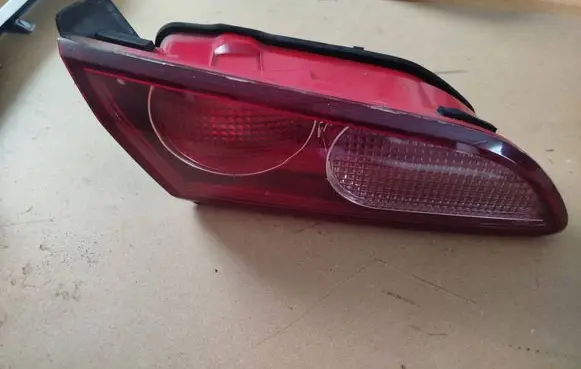 Tailgate rear/tail lights