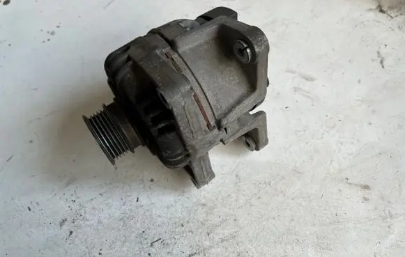 Opel Zafira B Generator/alternator 24447429 0124425005