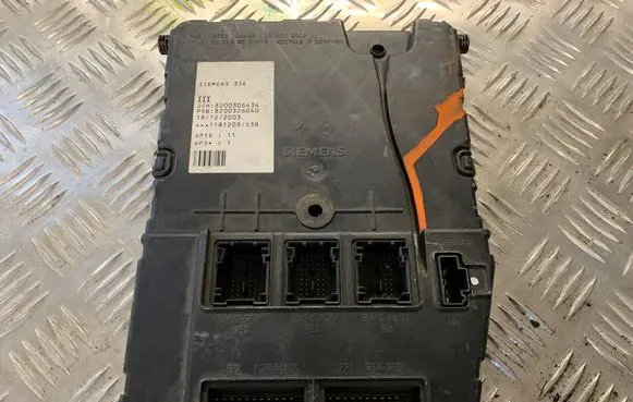 Renault Scenic II - Grand scenic II Comfort/convenience module 8200306434
