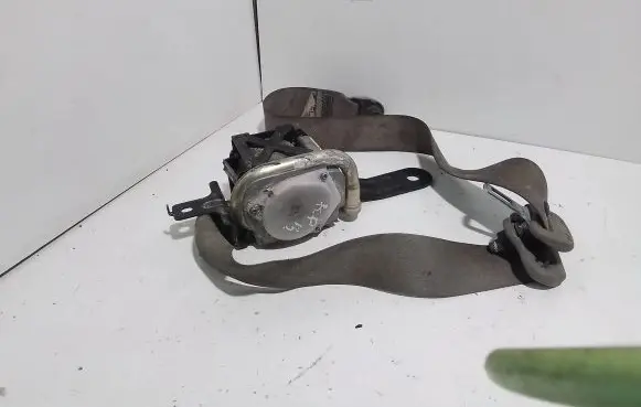 Nissan X-Trail T30 Front seatbelt 0430094