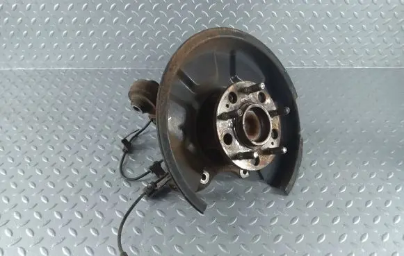 KIA Optima Rear wheel hub 527102T020 527303S200