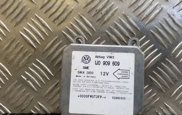 Volkswagen Golf IV Airbag control unit/module 1J0909609