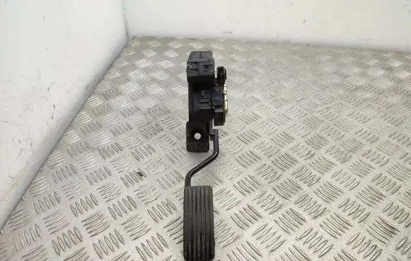 Mitsubishi Grandis Accelerator throttle pedal 59120147 APM30005