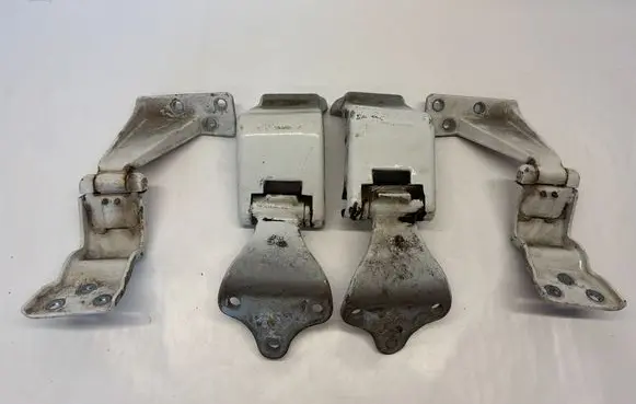 Mercedes-Benz C W204 Rear door hinge set A4477400537 A4477400137 A6397401937
