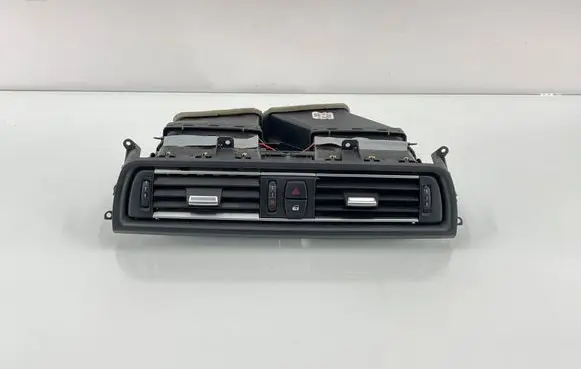 BMW 5 F10 F11 Dash center air vent grill F49209136