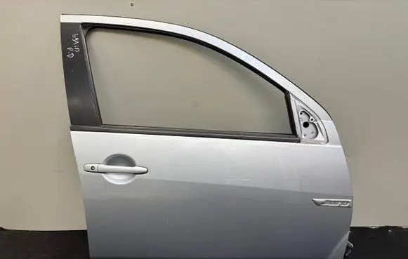 Mitsubishi Outlander Front door