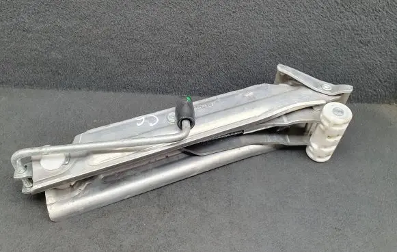 Audi A6 S6 C6 4F Lift Jack 4F0011031
