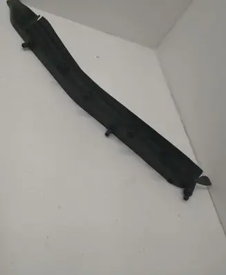Volkswagen Touareg II Fender end trim 7P6821112
