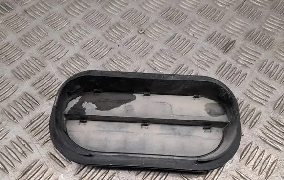 Audi A4 S4 B9 Quarter panel pressure vent 6R0819465A