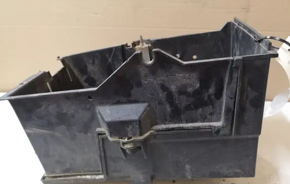 Battery box tray