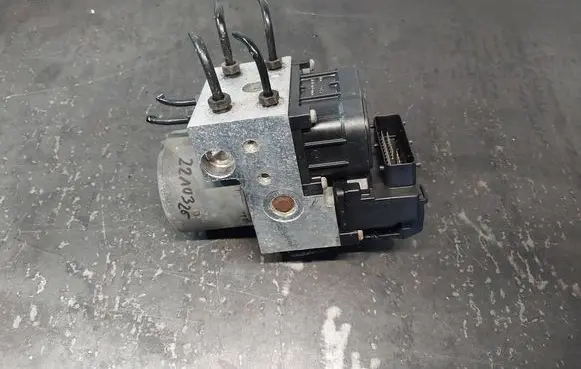 Audi A4 S4 B5 8D ABS Pump 8E0614111AB 0265216559 0273004281