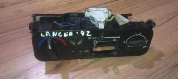 Mitsubishi Lancer Climate control unit