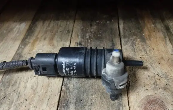 Honda Civic IX Windscreen/windshield washer pump 3412863