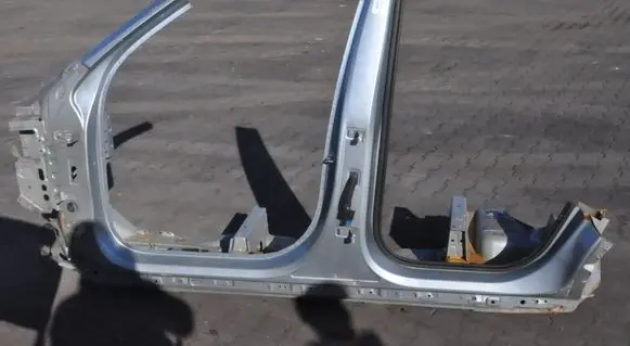 Volvo XC90 Side car body part 