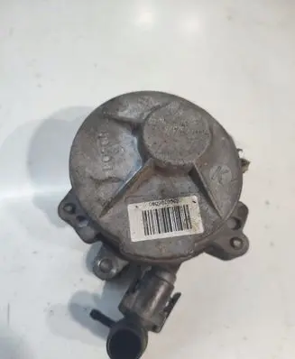 Nissan Qashqai+2 Vacuum pump