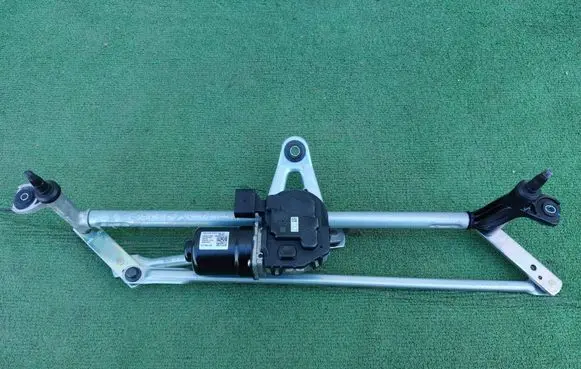 Volkswagen Tiguan Front wiper linkage and motor 571955113