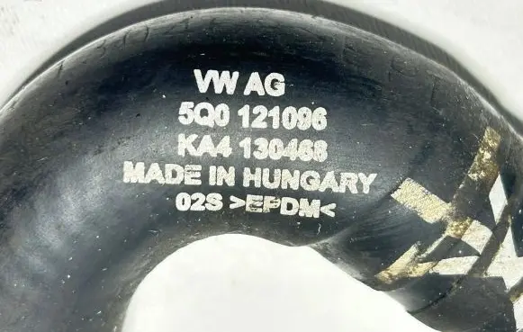 Volkswagen Golf VII Engine coolant pipe/hose 5Q0121096 18966