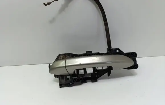 Volkswagen PASSAT B6 Front door exterior handle 