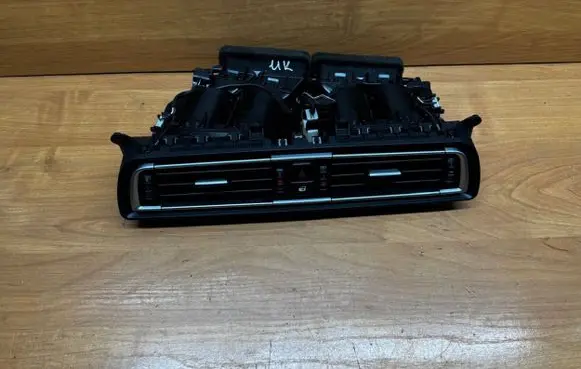BMW 7 F01 F02 F03 F04 Dash center air vent grill 9115860 6422 6505007