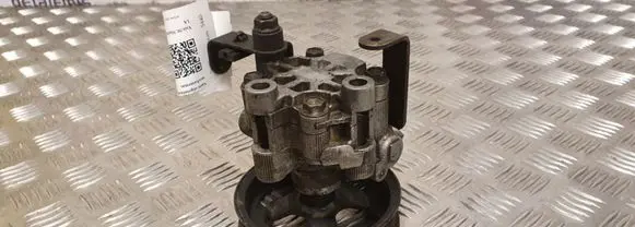 Toyota Avensis T250 Power steering pump