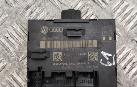 Volkswagen Touareg II Door control unit/module 4H0959795B
