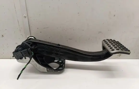 Mercedes-Benz E W214 Brake pedal A2062906400