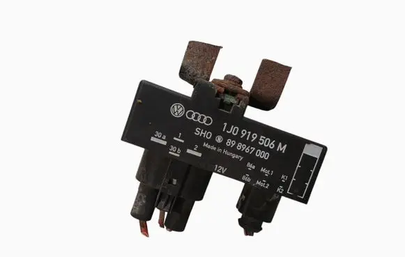 Volkswagen Polo IV 9N3 Fan control module 1J0919506M