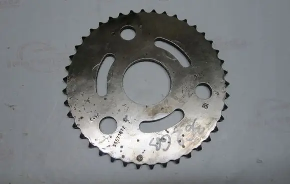 Opel Astra J Timing chain sprocket 55571672