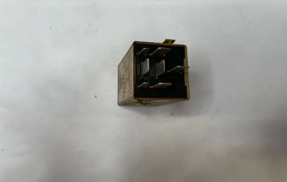 BMW 5 E60 E61 Window control relay 61368384505