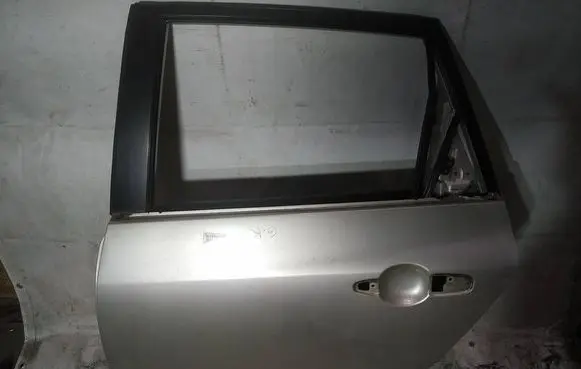 Mazda 3 I Rear door pilkos