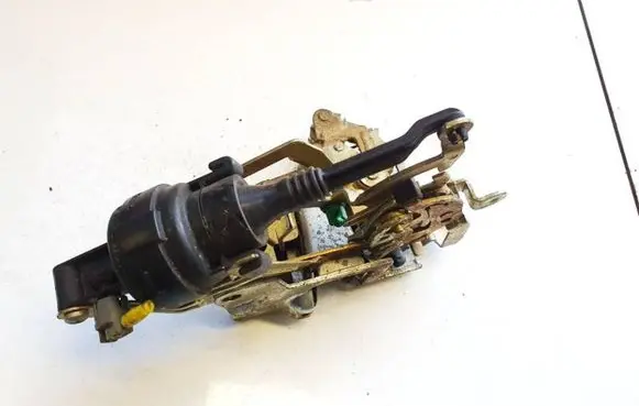Mercedes-Benz E W210 Front door lock 2027330408 2027300635