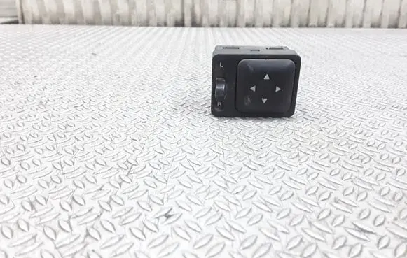 KIA Sportage Wing mirror switch 950327