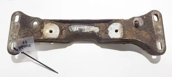BMW 5 GT F07 Engine mounting bracket