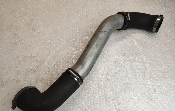 Intercooler hose/pipe